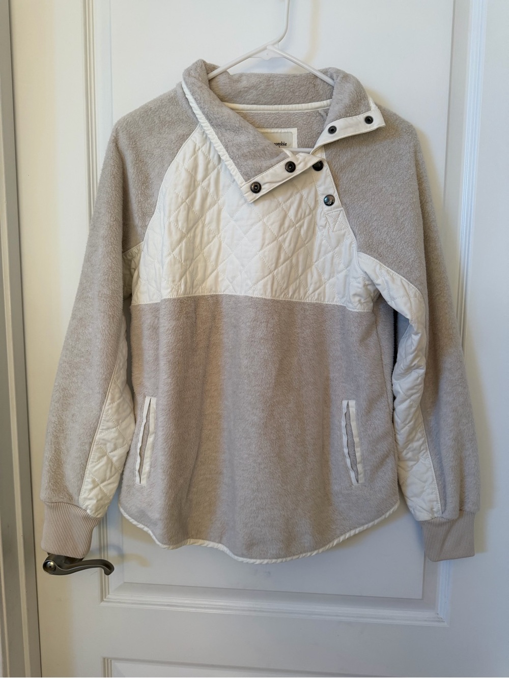 Abercrombie & Fitch Quilted Cowl Pullover - Cream & Beige